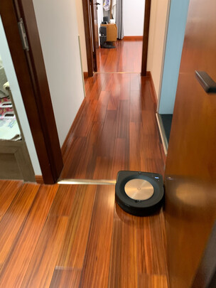 %title插图%num iRobot s9+扫地机器人和自动集尘系统智能家用全自动扫地吸尘器套装