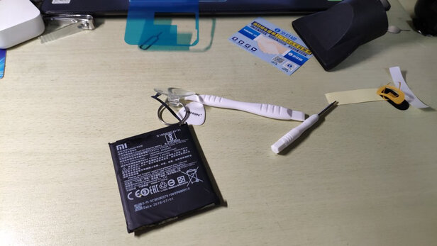 三,诺希小米8青春版手机电池网友对比评测