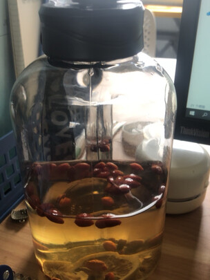 运动水杯