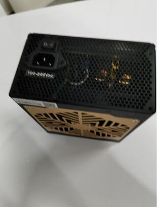 %title插图%num 金河田(Golden field)额定650W 金牌A+全模组电脑电源(80PLUS金牌/宽幅/智能启停/全日系电容/5年质保)