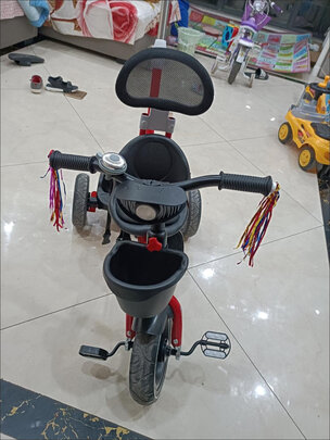 儿童三轮车
