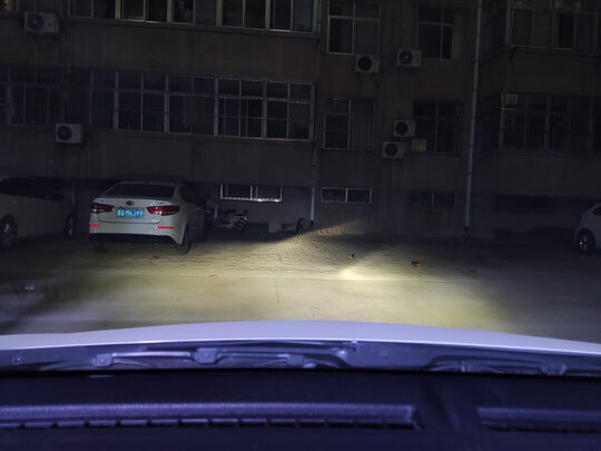 汽车灯泡