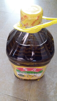 三,花中花特香菜籽油5l网友对比评测