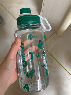 运动水杯