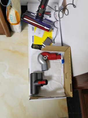 Dyson戴森吸尘器V10|客观评价Dyson戴森吸尘器V10 Fluffy怎么样？上手三周说真相