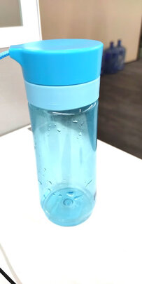 塑料水杯