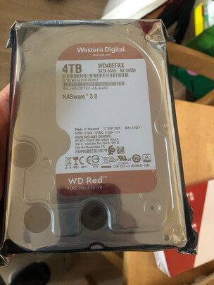 %title插图%num 西部数据(WD)红盘 4TB SATA6Gb/s 256M 网络储存(NAS)硬盘(WD40EFAX)