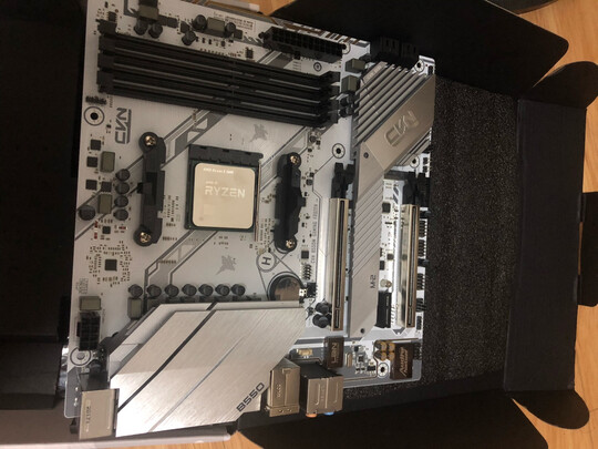 七彩虹CVN|七彩虹CVN B550M GAMING FROZEN V14主板怎么样上手一周说讲感受