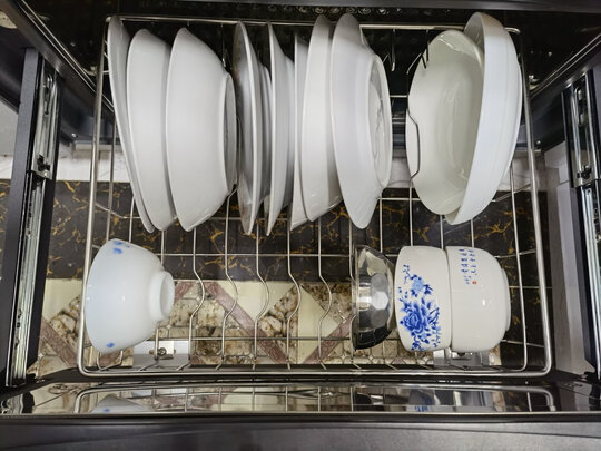 %title插图%num 美的(Midea)消毒柜 消毒柜嵌入式 消毒碗柜 家用 厨房餐具 碗筷 紫外线 光波消毒 三层大容量 110YQ2