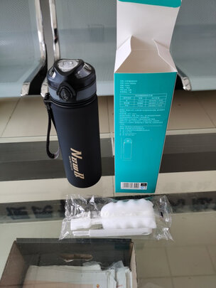 运动水杯