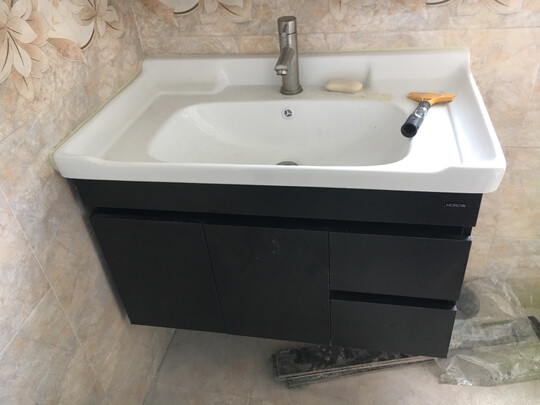 希箭实木浴室柜|看完不迷路：浴室柜什么牌子好？实木浴室柜优缺点？