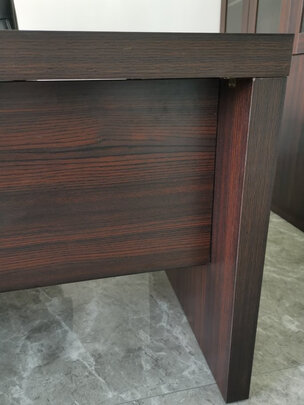 中伟屏风办公桌|「用后真实感受」中伟屏风办公桌到底是好还是差？用后一周讲感受实情