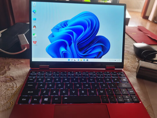 %title插图%num 壹号本(ONE-NETBOOK) 4代锦鲤限量版2.5K全面屏酷睿i7掌上迷你电脑商务轻薄笔记本电脑 锦鲤限量版 11代酷睿i7 16GB+1TB