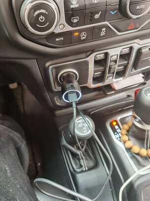 车载充电器