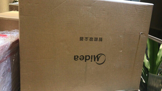 扫地机器人|美的扫地机器人和科沃斯哪个好用？告诉大家真相？