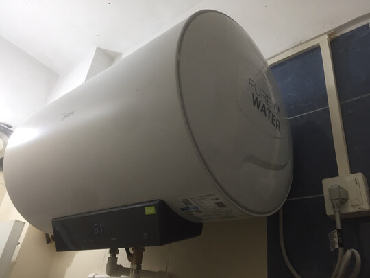 求助专家：美的电热水器F8030-V3C怎么样到底垃不垃圾？
