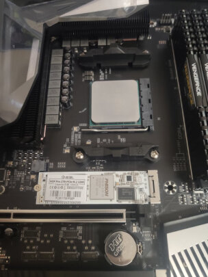 技嘉X570 AORUS MASTER究竟好不好，稳定性好不好，操作简单吗 