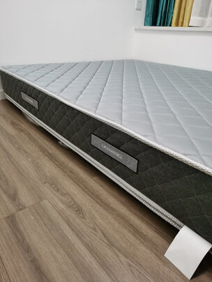 喜临门黑骑士床垫|【热搜头条】喜临门床垫怎么样？多少人不看这被坑了？