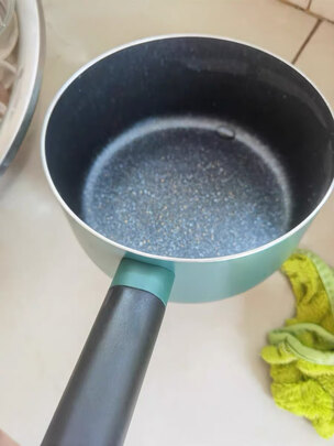 麦饭石不粘奶锅
