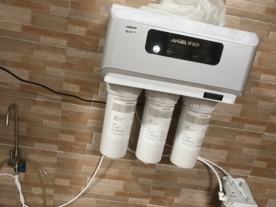 净水器|安吉尔和小米净水器哪个好？评测细节区别大不大