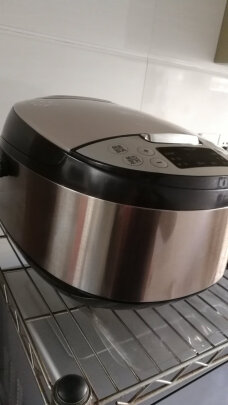 %title插图%num 苏泊尔(SUPOR)电饭煲电饭锅4L球釜内胆2-6人一键香弹煮微压焖香家用智能电饭煲香槟金色40FC9033Q