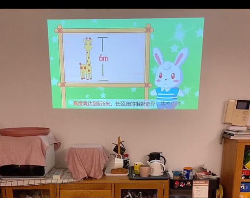 对比区别明基和极米投影仪哪个好，哪款更受欢迎！