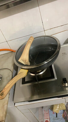 麦饭石不粘锅