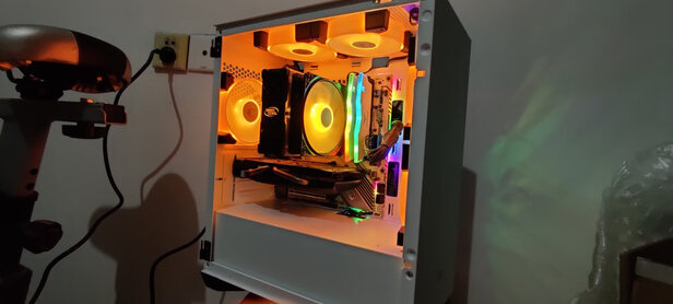 七彩虹CVN|七彩虹CVN B550M GAMING FROZEN V14主板怎么样上手一周说讲感受