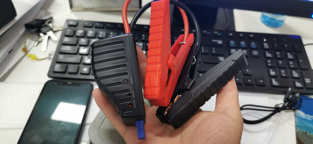 汽车应急启动电源