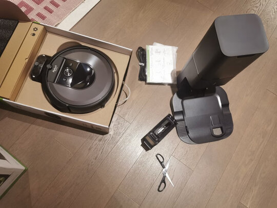 iRobotRoomba|【电商快报】irobot扫地机器人和科沃斯哪个好?告诉大家真相？