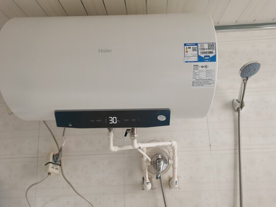 电热水器