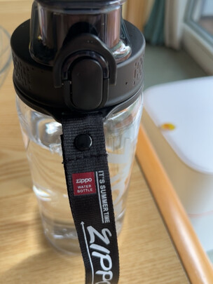 运动水杯