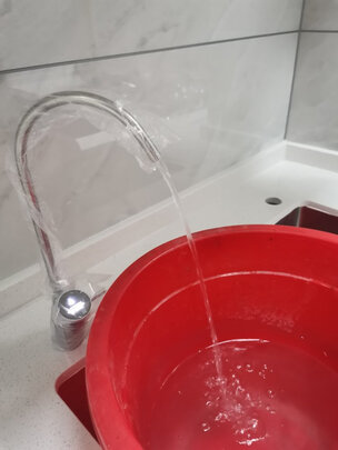 净水器|看完不迷路：史密斯净水器好还是沁园好?细节对比区别测评