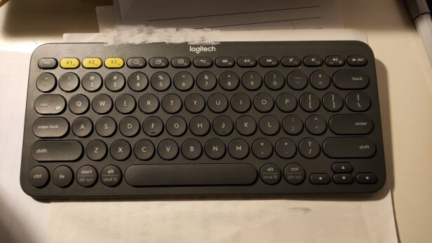 罗技K380多设备蓝牙键盘对比雷柏V500L到底哪款好，哪款做工更加好？哪个简单方便 