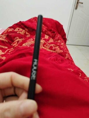 唇线笔