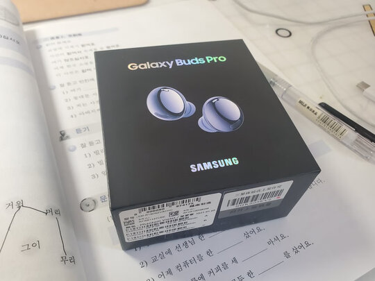 三星SM-190耳机|【电商快报】三星Galaxy Buds Pro耳机到底好还是差？看完感受才知真相