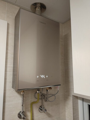 卡萨帝JSQ31-16CX3(12T)U1热水器|【电商快报】燃气热水器卡萨帝天悦系列和云臻系列区别是?优缺点感受？