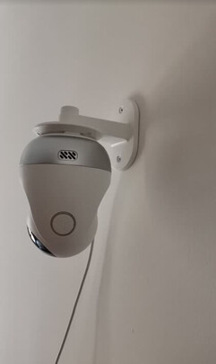 监控摄像