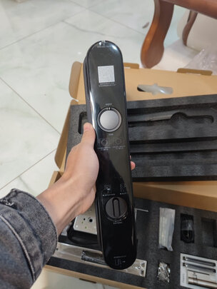 AqaraZNMS20LM指纹锁|【今日头条】绿米Aqara智能锁D100评测内幕解说感受实情？