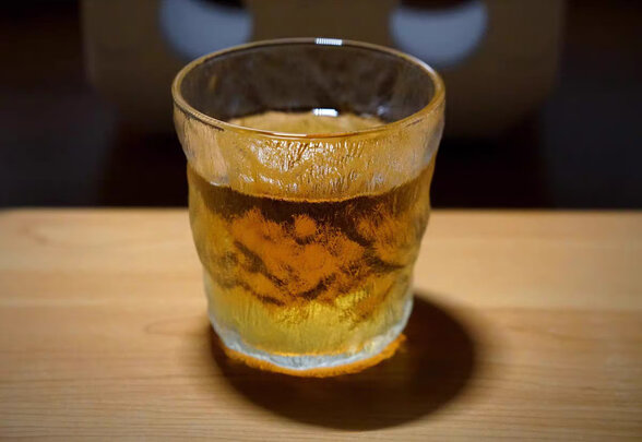 玻璃杯