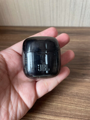 大家评测JBL TUNE225TWS Ghost怎么样?优缺点测评质量如何