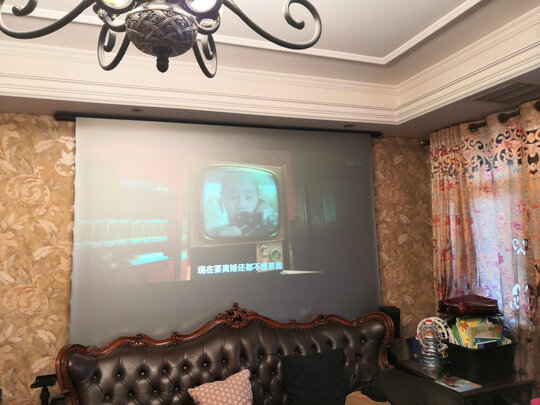 投影幕布|艾瑞尔电动拉线地拉幕布如何,值得入手的原因分享！