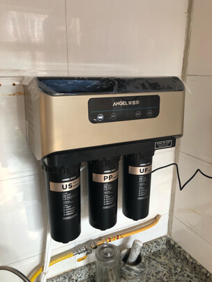 净水器|外观展示安吉尔净水器和易开得净水器哪个好?选哪个靠谱呢？