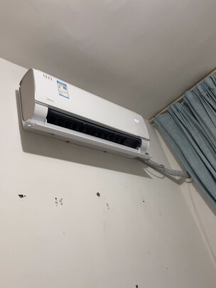 %title插图%num 美的(Midea) 新一级 纤白 大1.5匹 智能家电 变频冷暖 壁挂式空调挂机 舒适无风感 以旧换新 KFR-35GW/N8MWA1
