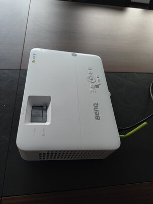明基e540投影仪和w112哪个好？区别大不大呢？