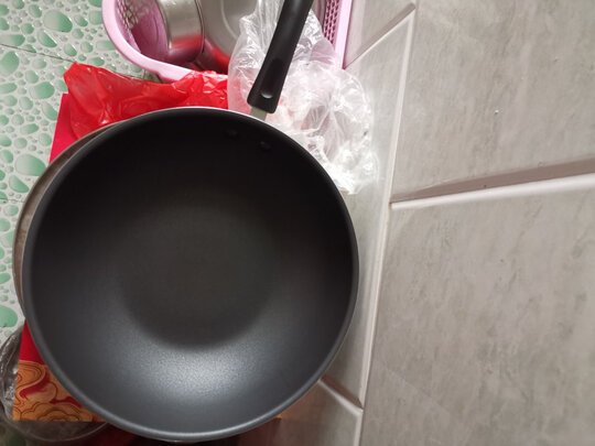 麦饭石不粘锅