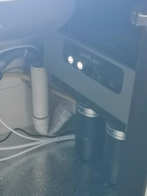 净水器|【电商快报】安吉尔和小米净水器哪个好？评测细节区别大不大