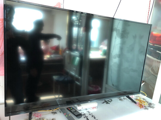 TCL50L8电视|【电商快报】老实讲TCL 50L8和50V8-J区别在哪里？选择哪款好？