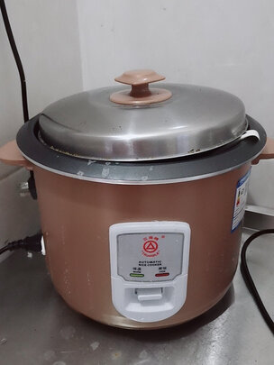 店铺所说的这款《三角牌(triangle)电饭煲老式电饭锅家用老款带蒸笼