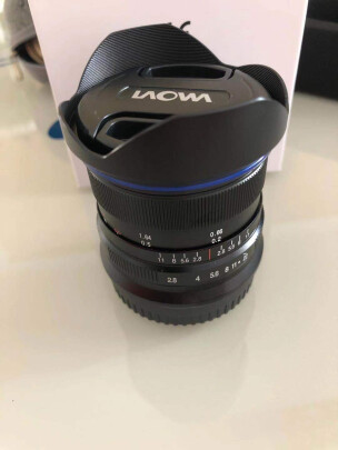 老蛙9mm F2.8好不好？对焦够准吗，毫无暗角吗 